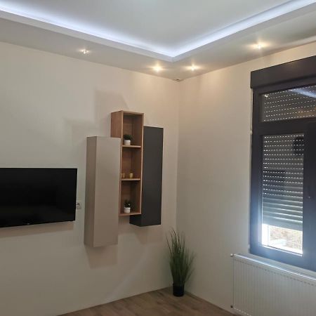 Restoran Due Punti Daire Kursumlija Dış mekan fotoğraf