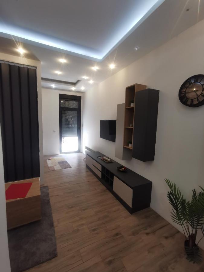 Restoran Due Punti Daire Kursumlija Dış mekan fotoğraf