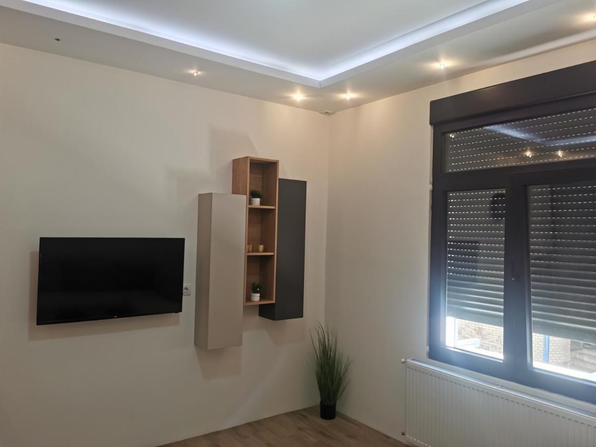 Restoran Due Punti Daire Kursumlija Dış mekan fotoğraf
