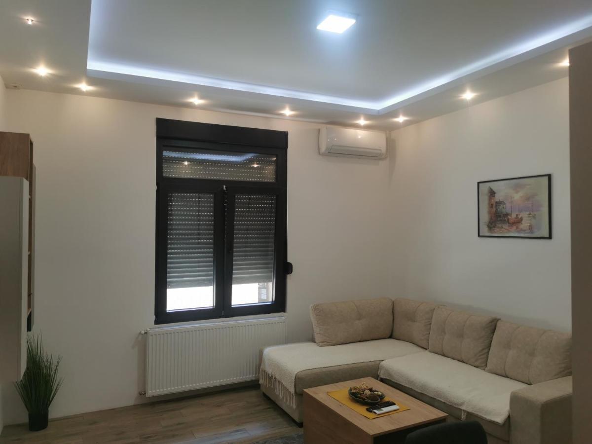 Restoran Due Punti Daire Kursumlija Dış mekan fotoğraf